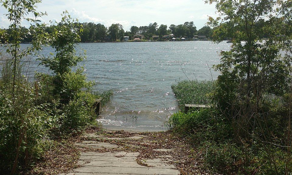 2nd image of 1352 Lesesne Dr