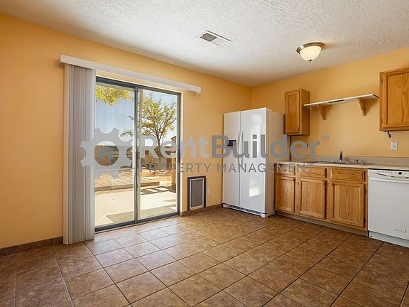 4th image of 708 Shire St SW