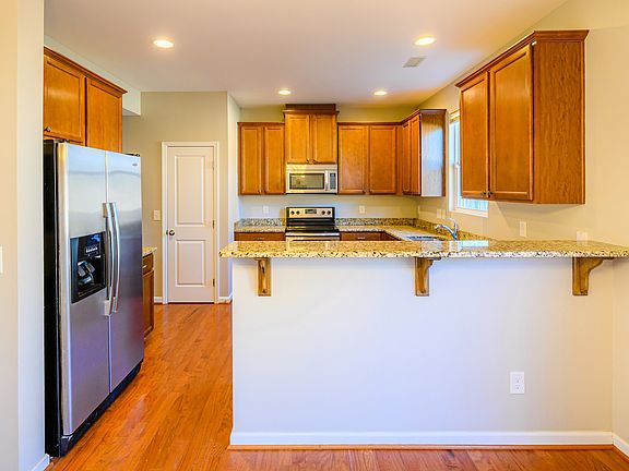 3rd image of 3315 Cardinal Lake Dr