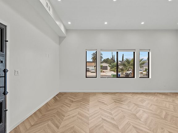 2nd image of 10006 Odessa Ave