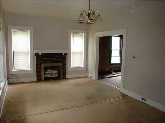 2nd image of 118 Fayetteville St