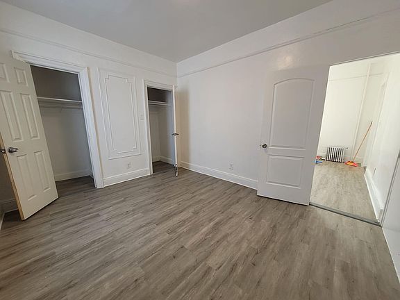 5th image of 3310 Colden Ave #1R