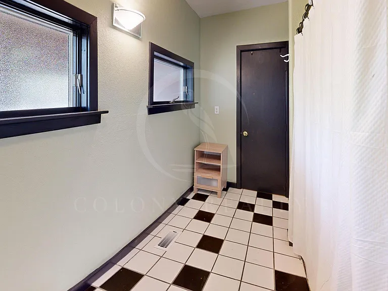 809 Cedar Dr — Photo 5
