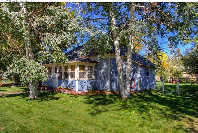 Adorable Downtown Loveland Bungalow!