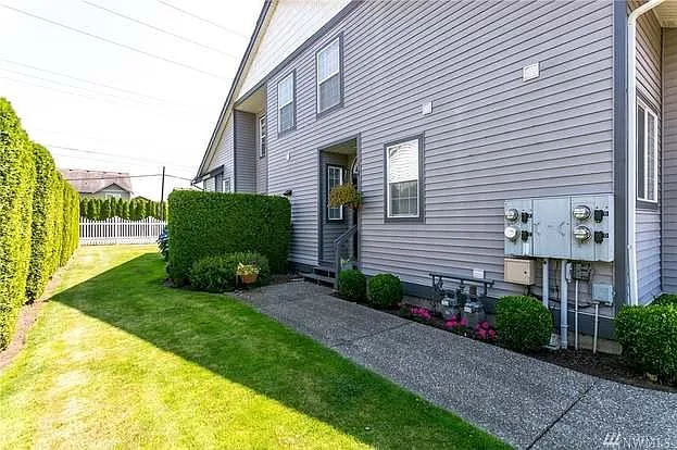 2272 James Cir #A — Photo 3