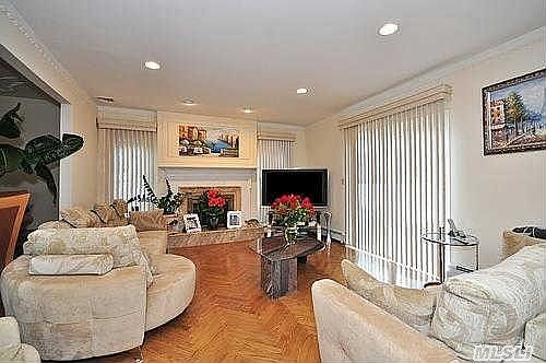 5th image of 1087 Lynn Pl