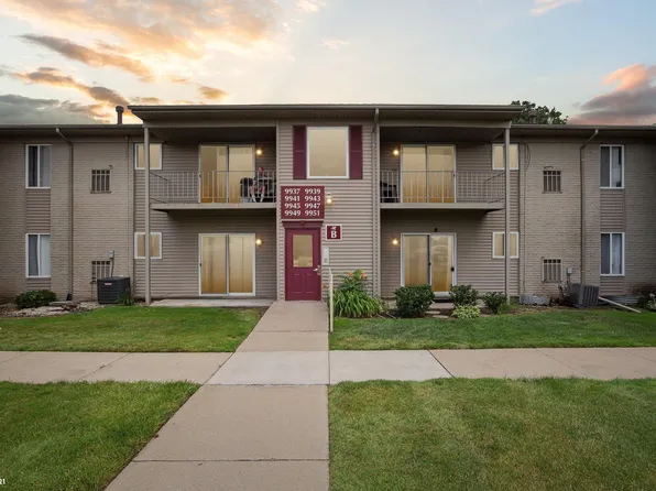 9939 Allen Pointe Dr, Allen Park, MI 48101