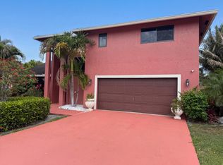 118 Waterway Rd, Royal Palm Beach, FL 33411