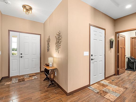 4th image of 290 Acorn Pl NE