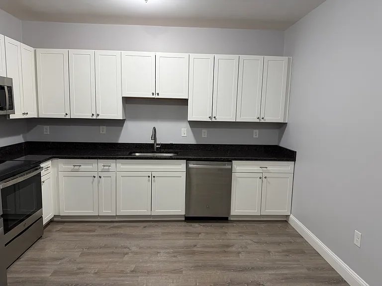 34 Morris St #104 — Photo 2