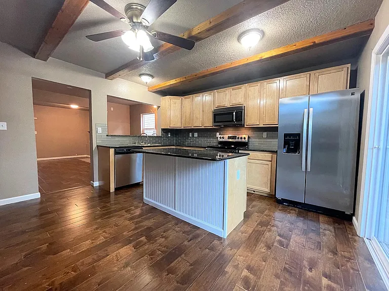 2022 W Pikes Peak Ave — Photo 10