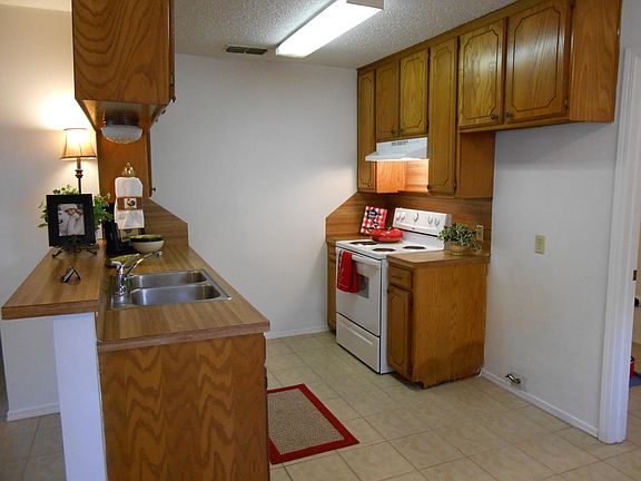 3rd image of 16080 Pawnee Dr Floor 1