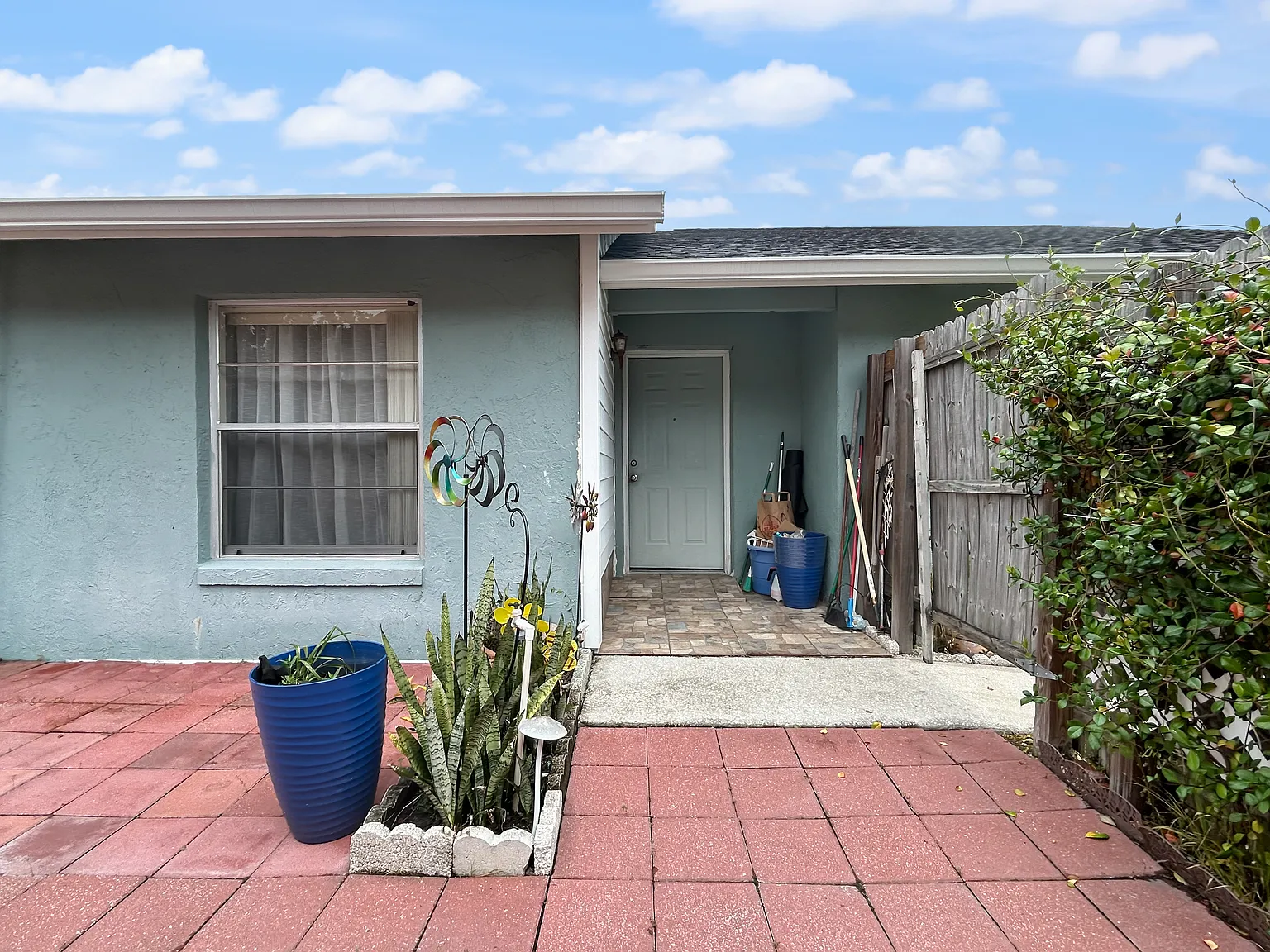 3 bed, 1377 sqft, $2,250 — Photo 3
