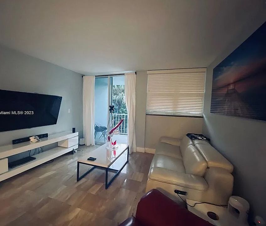 1st image of 16518 NE 26th Ave APT 203