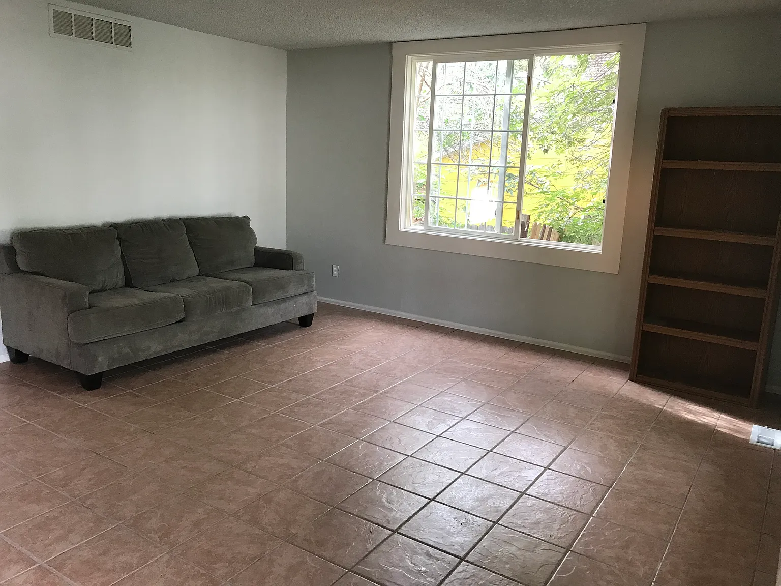 2224 Sunrise Dr — Photo 4