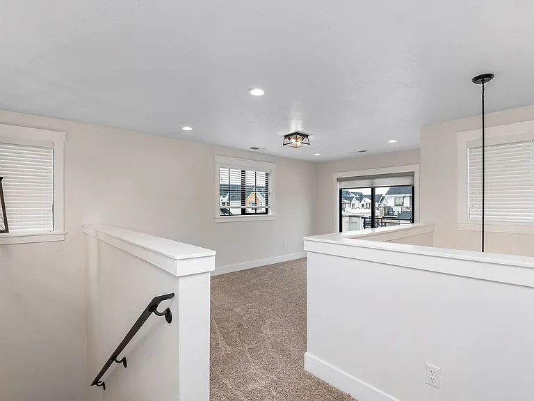 6642 N Asissi Ln — Photo 28