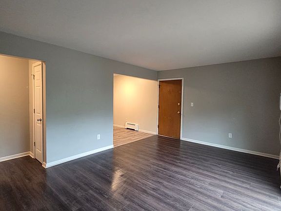 3rd image of 196 Flintridge Dr #8