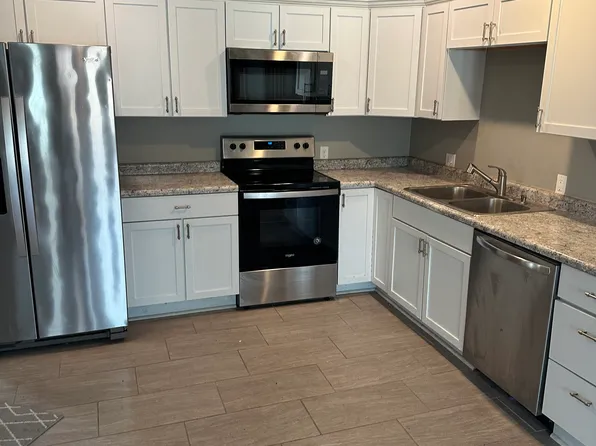 773 N Booth St, Dubuque, IA 52001