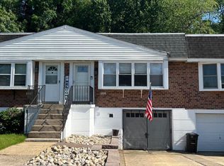 3272 Tara Rd, Philadelphia, PA 19154