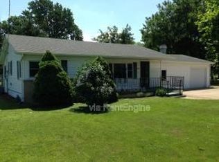 720 N State Route 121, Mt Zion, IL 62549