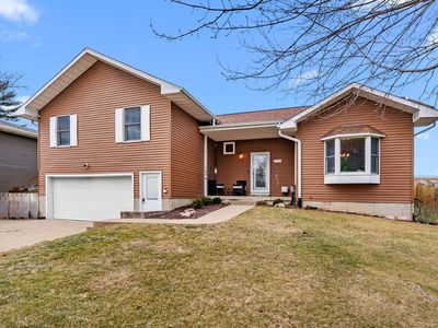 2514 Imperial Oaks Dr, Muscatine, IA, 52761