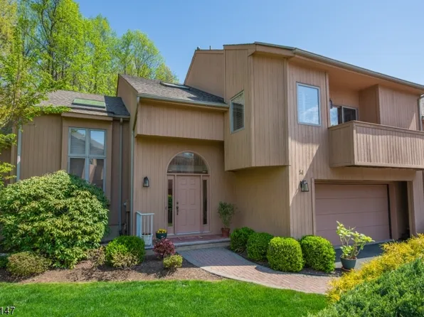 14 Robinhood Dr, Mountain Lakes Boro, NJ 07046