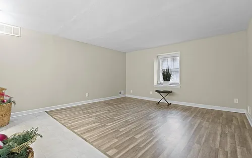 840 Malabu Dr Photo 1