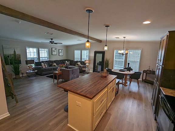 5th image of 2600 Harden Blvd #284
