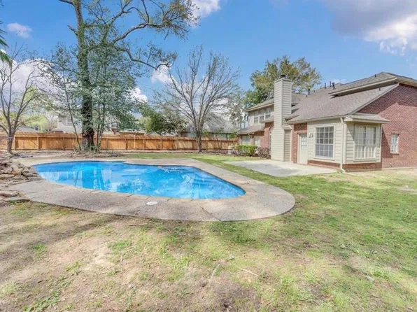 2610 Spring Bend Dr, Spring, TX 77386