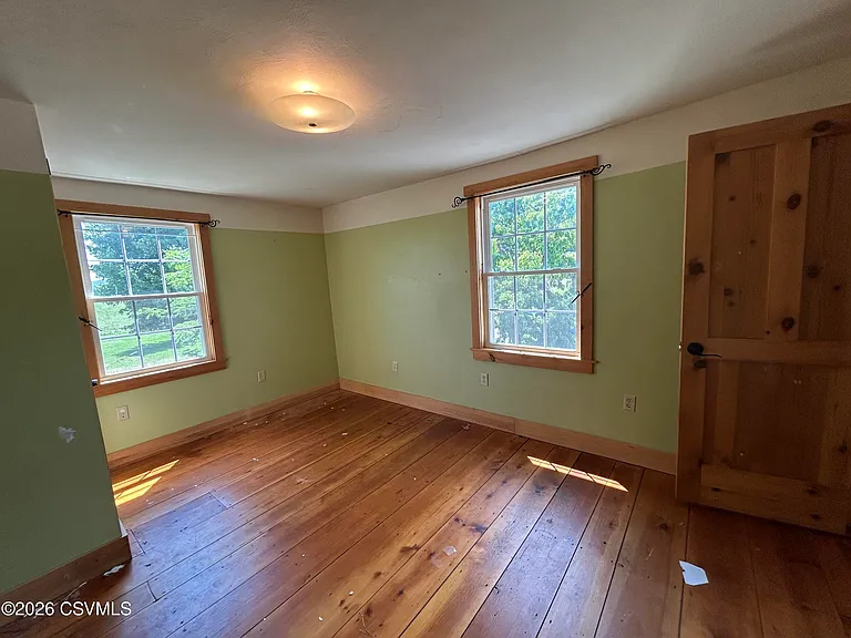 687 Hanselman Rd — Photo 34