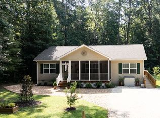 640 Lancelot Dr, Reedville, VA 22539