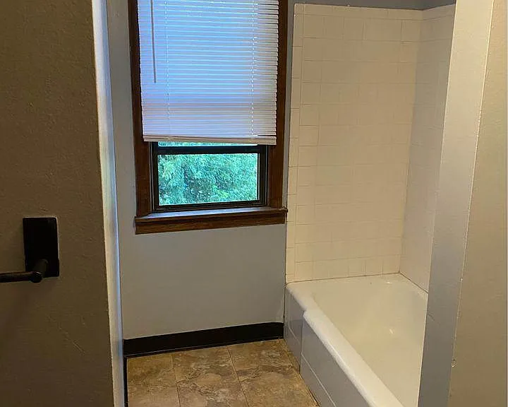 176 Aldrich Pl #UPPER — Photo 12