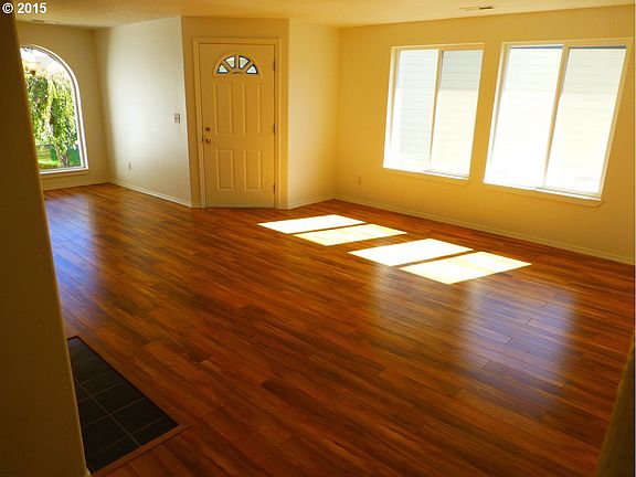 2nd image of 5211 NE 69th Cir