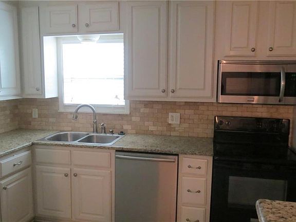4th image of 4010 Herndon St