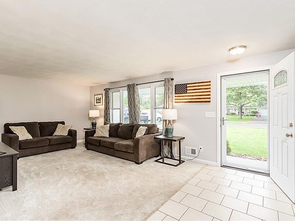 3rd image of 234 Black Walnut Dr