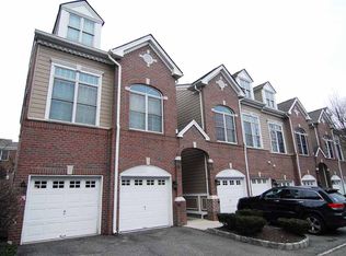 115 Abbie Ct, West New York, NJ 07093