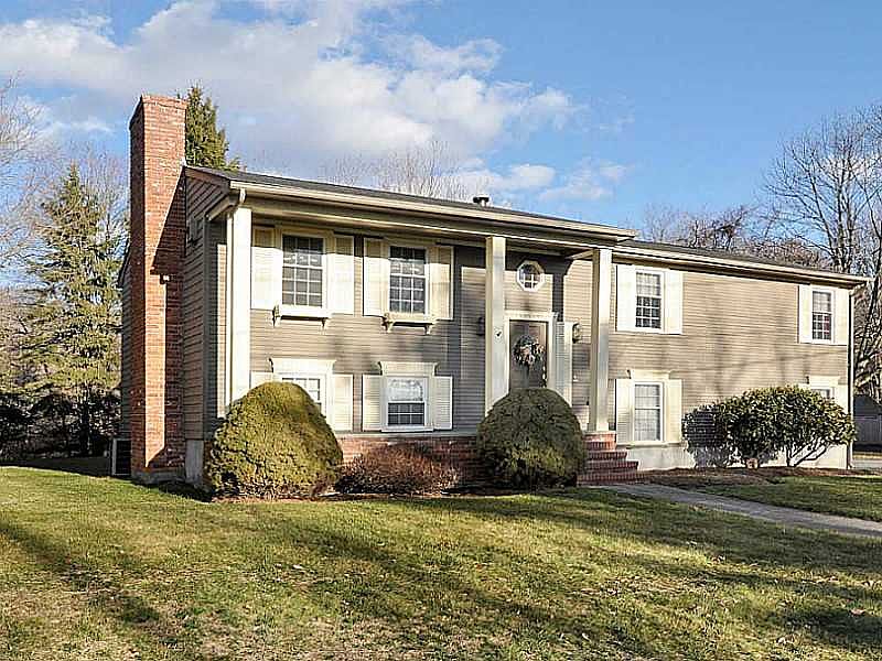 1st image of 35 Sherri Dr