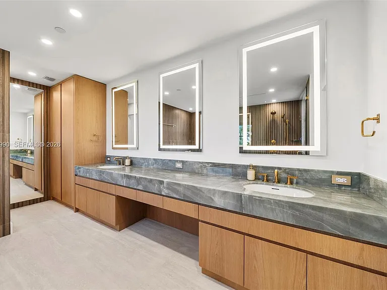 701 Crandon Blvd #401 — Photo 22