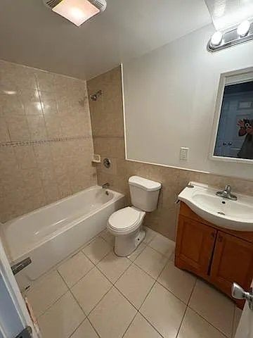 Randolph Manor Apartments — Photo 10