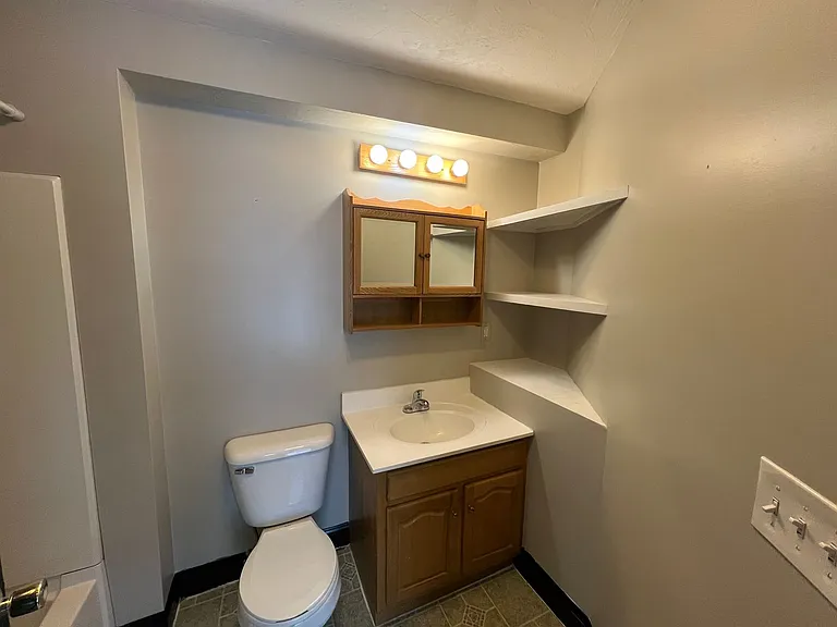 222 Chestnut St — Photo 15
