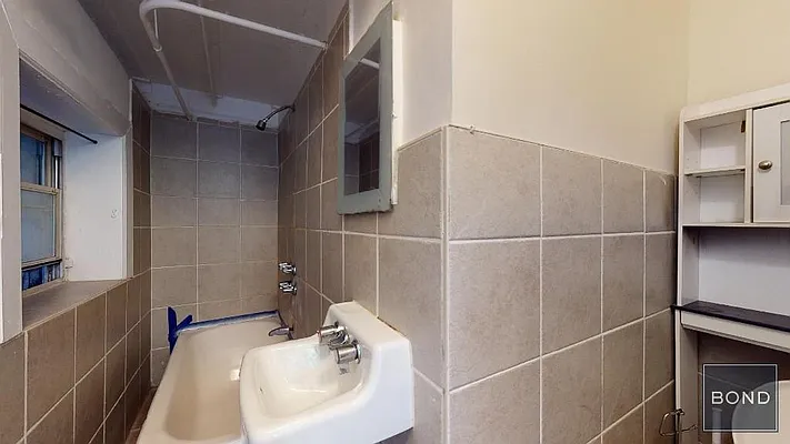 Rented by Bond New York | media 14