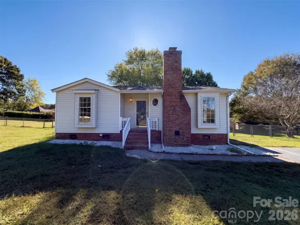 1815 Gray Bark Dr, Gastonia, NC 28054