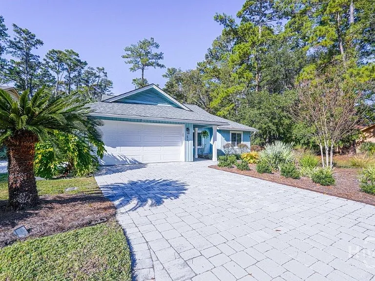 53 Village Green Cir — Photo 40