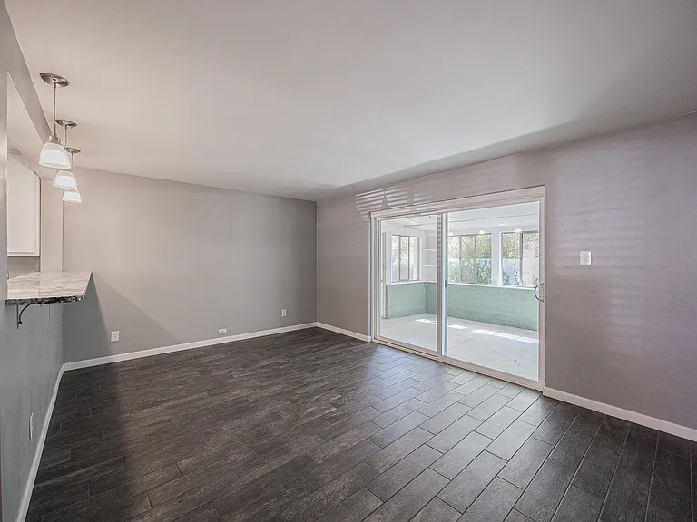 6521 N 19th Dr — Photo 5