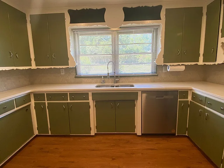 297 Macon Ave — Photo 6