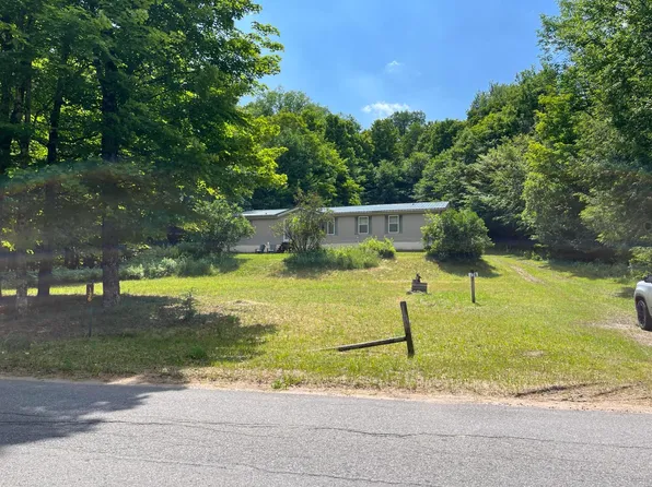 136 Columbian Rd, Cranberry Lake, NY 12927