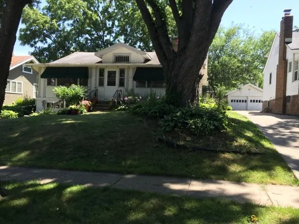 695 48th St, Des Moines, IA 50312