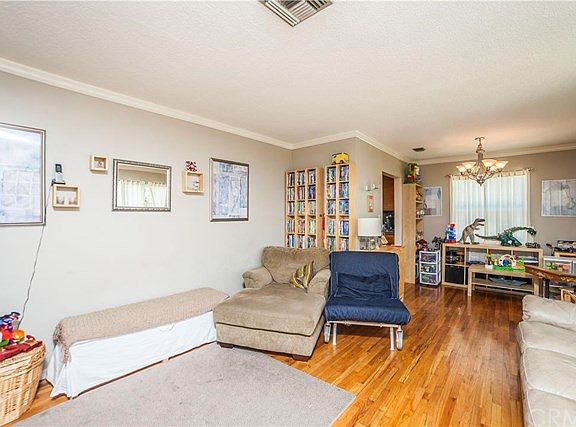 5th image of 2527 E Norma Ave