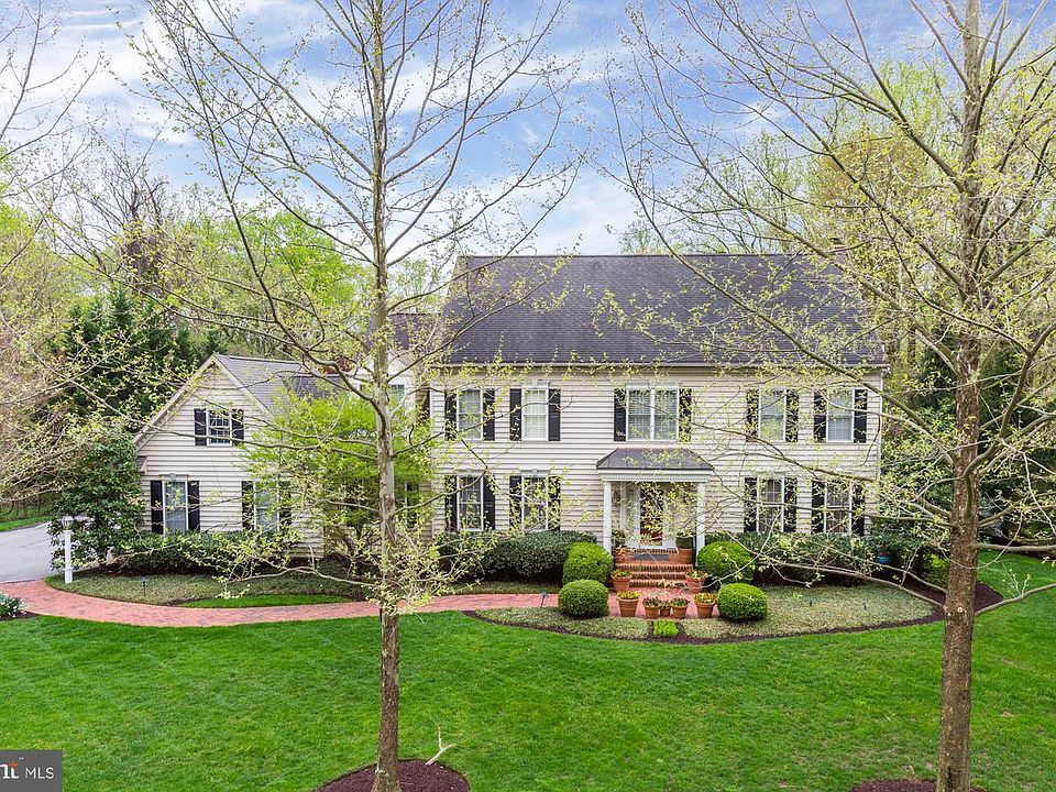1st image of 621 Brookstone Dr