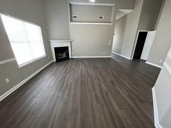 2nd image of 1664 Village Place Cir NE